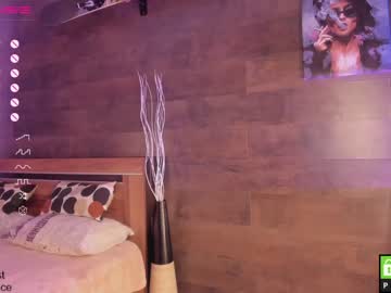 webcam girl yolandabertha capture image #3834720