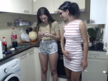 webcam couple maya_and_guests capture image #2663733