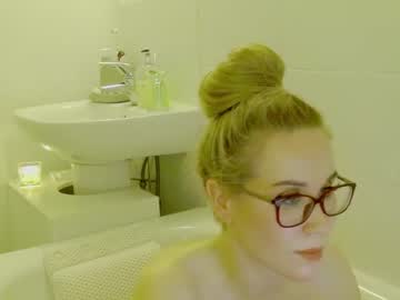 webcam girl myassistant capture image #1835370