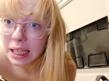 webcam girl blonde_katie capture image #3978529