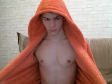webcam man milkshake_on_body capture image #1285125