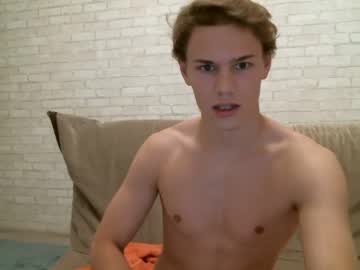 webcam man milkshake_on_body capture image #191458