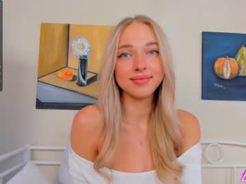 webcam girl katrinpolly capture image #2351836