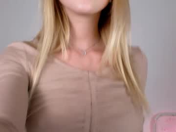 webcam girl emmi_rosee capture image #1445355