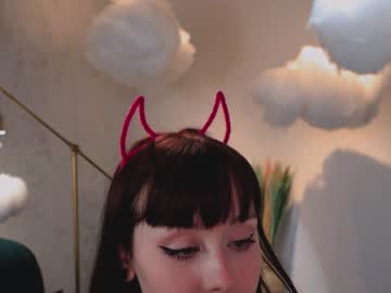 webcam girl ella_knockers_xl capture image #1544555