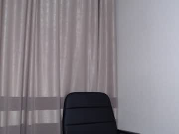 webcam girl shy_hott1e capture image #2025471