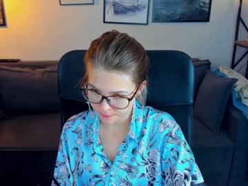 webcam girl lisa_roses capture image #3337176
