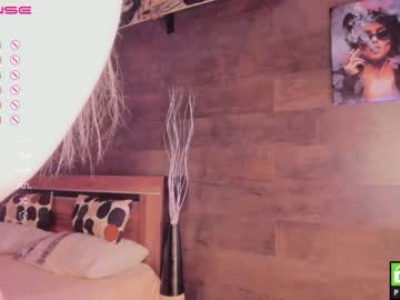 webcam girl yolandabertha capture image #3891497