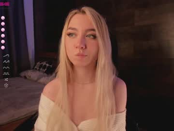 webcam girl yolandabertha capture image #3528578