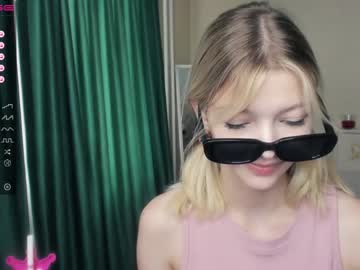 webcam girl _white_crystal capture image #2153960