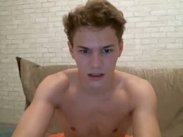 webcam man milkshake_on_body capture image #334778
