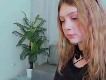 webcam girl little_anitta capture image #3983360