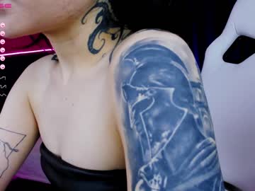 webcam girl lina_bitch capture image #2180145