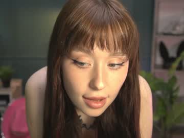 webcam girl ella_knockers_xl capture image #1947016