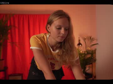 webcam girl chillwithkira capture image #2337519