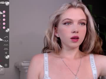 webcam girl small_blondee capture image #2543497