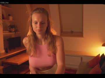 webcam girl chillwithkira capture image #1819075