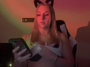 webcam girl kittypooh386196 capture image #4065419