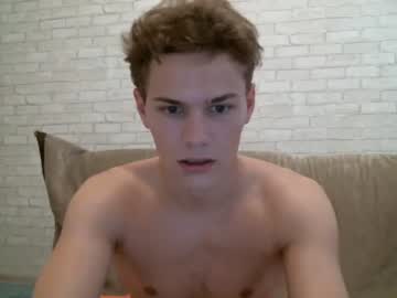 webcam man milkshake_on_body capture image #335768