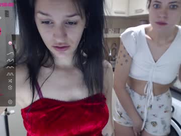 webcam couple maya_and_guests capture image #1923737
