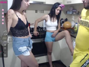 webcam couple maya_and_guests capture image #1837553