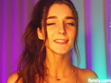 webcam girl angels_kiss capture image #2165703