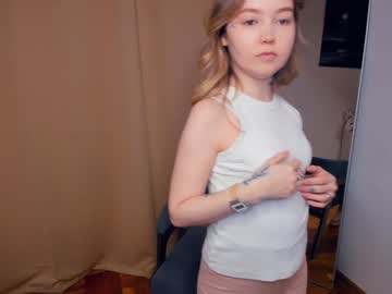 webcam girl follow_wishes capture image #4043733