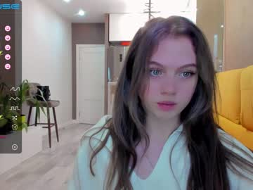 webcam girl small_blondee capture image #2673205