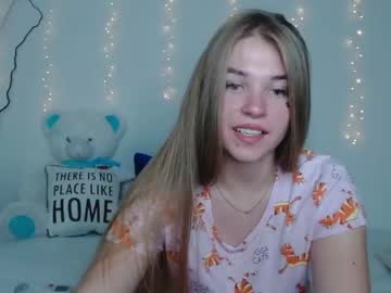 webcam girl little__cherrry capture image #2503747