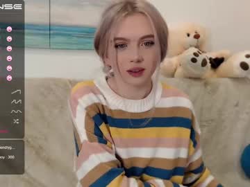 webcam girl small_blondee capture image #1122774
