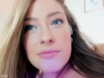 webcam girl x_lily_x capture image #2490898