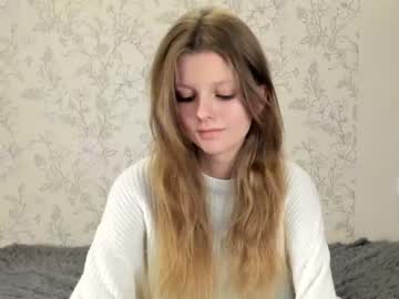 webcam girl alainaestrada capture image #3971677