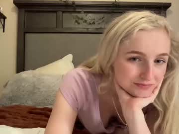 webcam girl peachezzs capture image #2783710
