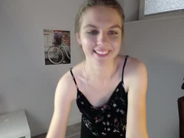webcam girl lana_heisstt capture image #489156