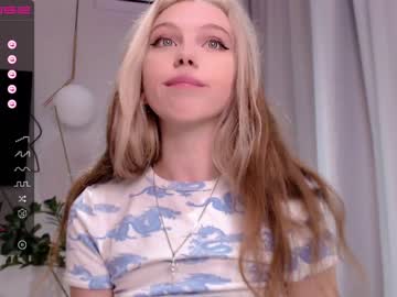 webcam girl small_blondee capture image #2471647