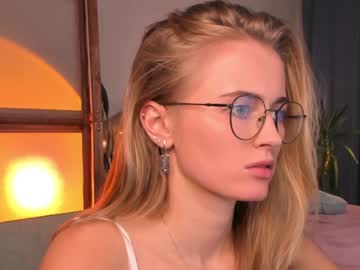 webcam girl linellali capture image #2765706