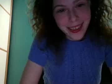 webcam girl maeluna33 capture image #1684121