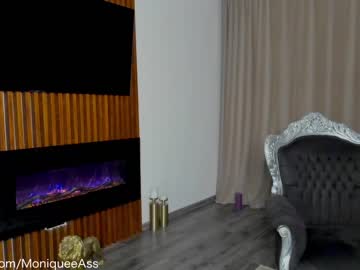 webcam girl moniqueeass capture image #3720167