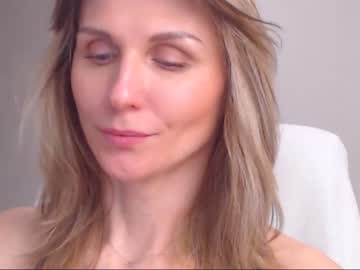 webcam girl lady_ada capture image #1070998