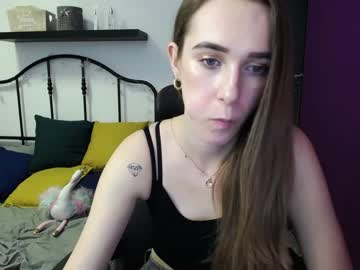 webcam girl carolin_e capture image #1164411