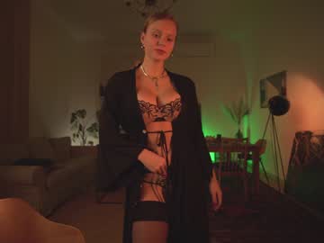webcam girl chillwithkira capture image #541793