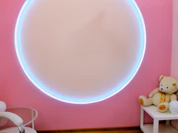 webcam girl moon__flowers capture image #2650195