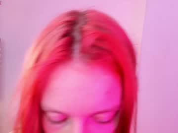 webcam girl red_and_trip capture image #4035992