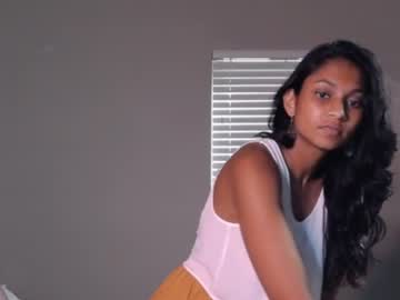 webcam girl xzaramx capture image #2623687