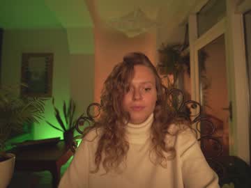 webcam girl chillwithkira capture image #728652