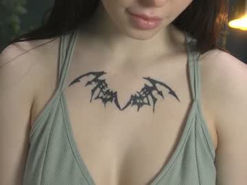 webcam girl ella_knockers_xl capture image #2033365