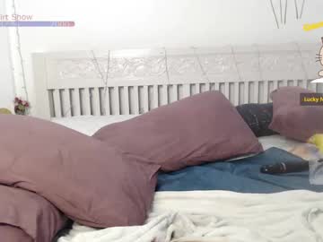 webcam girl felicia_busty26 capture image #4025287