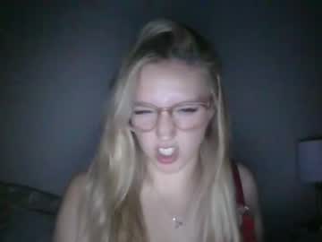 webcam girl dumb_blonde69 capture image #3951076