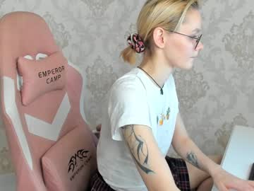 webcam girl blondyliluu capture image #4052609