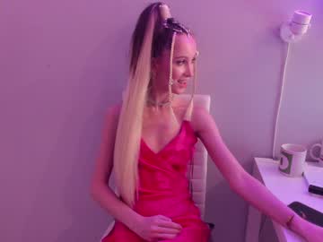 webcam girl queenieandliam capture image #801165